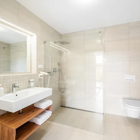 Lošov Apartman Alamóc
